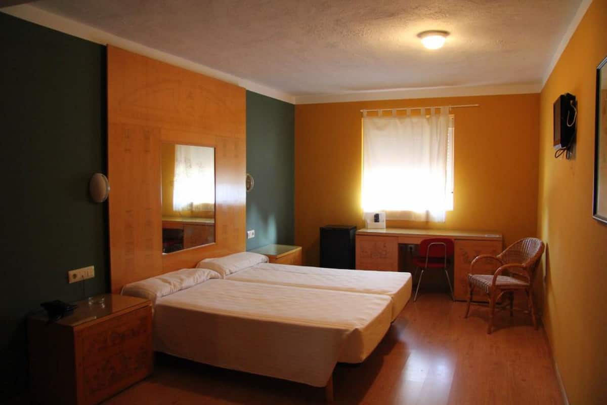 Double Room Single Use | Desk, laptop workspace, iron/ironing board (on request), free WiFi
