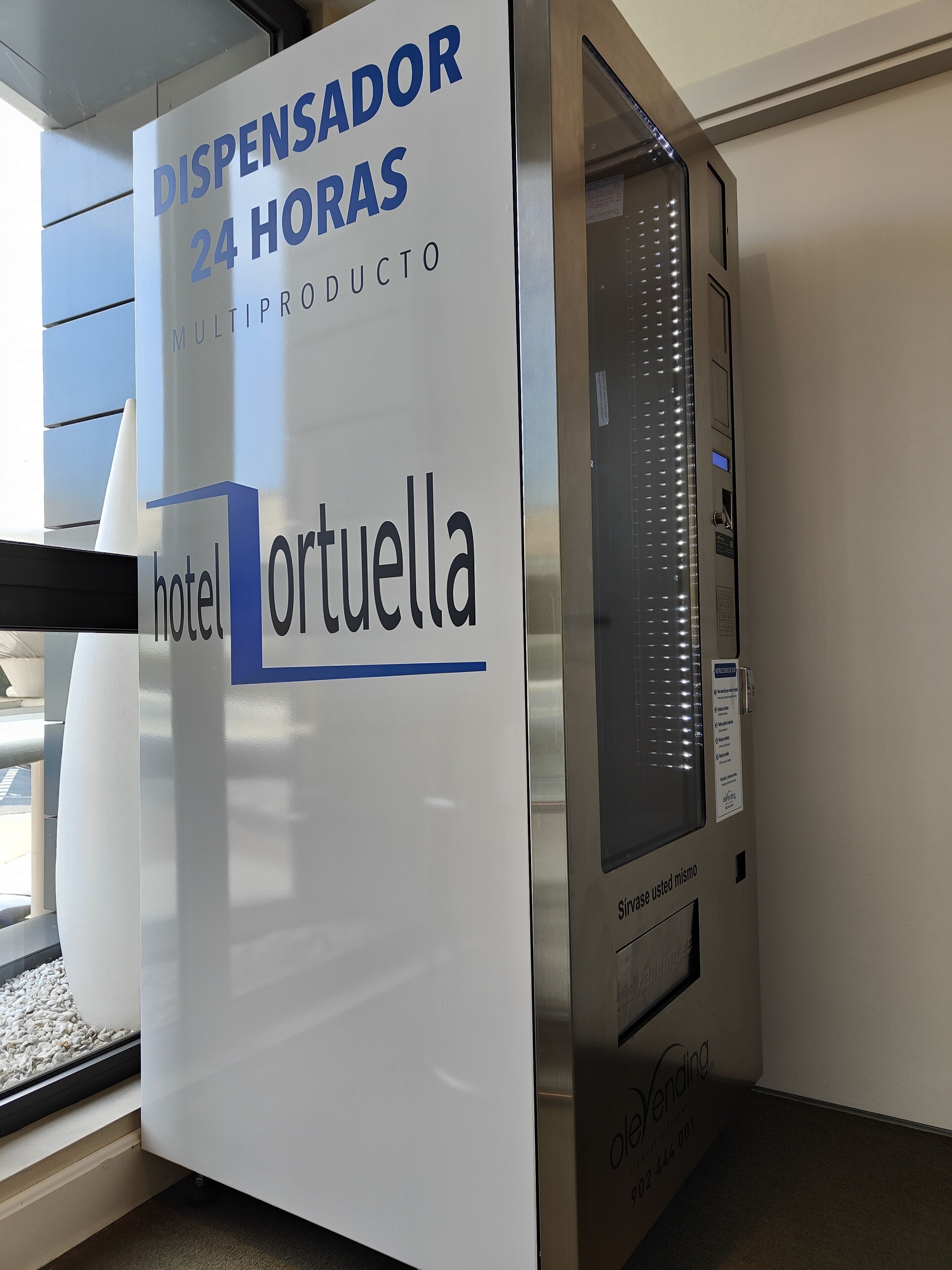 breakfast, lunch, dinner served; local and international cuisine