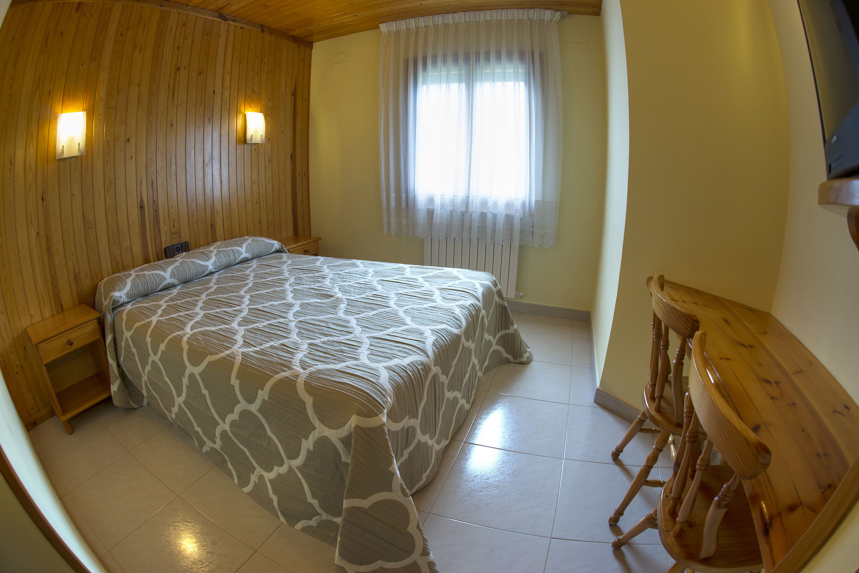 double room | 1 bedroom, premium bedding, desk, free wifi