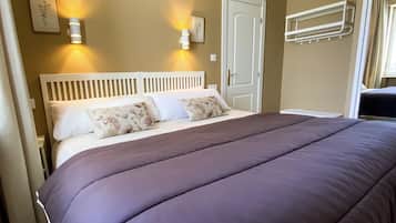 Double Studio | 1 bedroom, down comforters, memory foam beds, desk