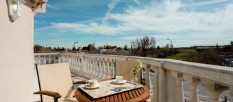 Casablanca Hotel Studios