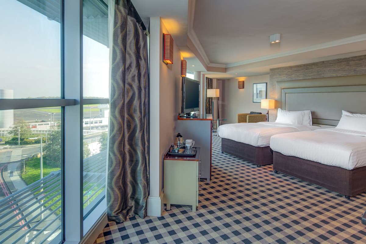 minibar, in-room safe, laptop workspace, soundproofing