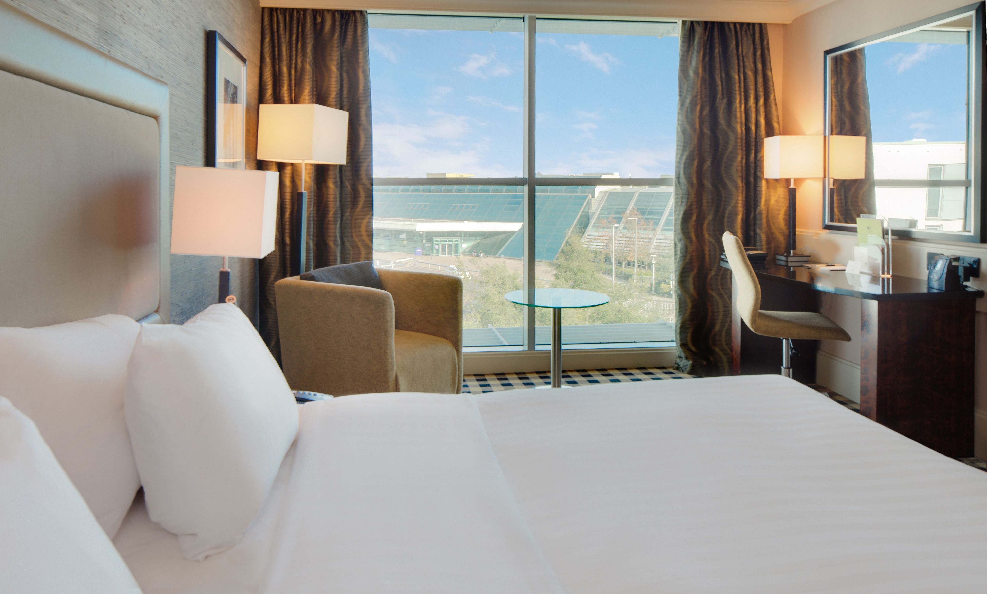 room, 1 king bed | minibar, in-room safe, laptop workspace, soundproofing