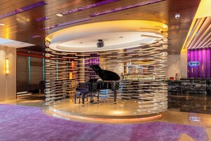 บริการอาหารเช้า อาหารกลางวัน อาหารเย็น, วิวสวน