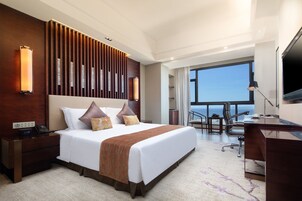 Deluxe-dobbeltværelse - 1 kingsize-seng - havudsigt | Minibar, pengeskab på værelset, individuelt design