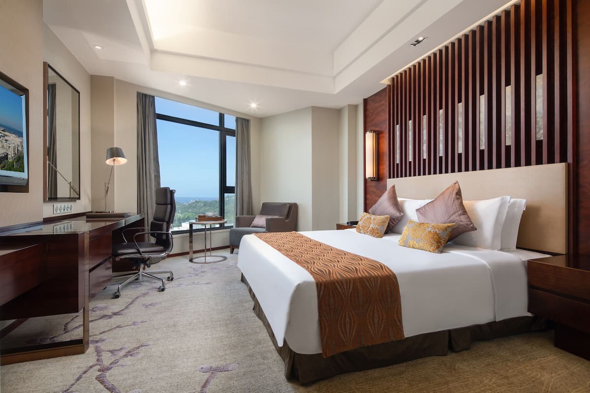 1 bedroom, minibar, in-room safe, individually decorated