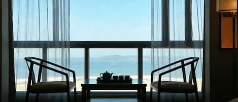 Executive Deluxe Sea View King | Living area