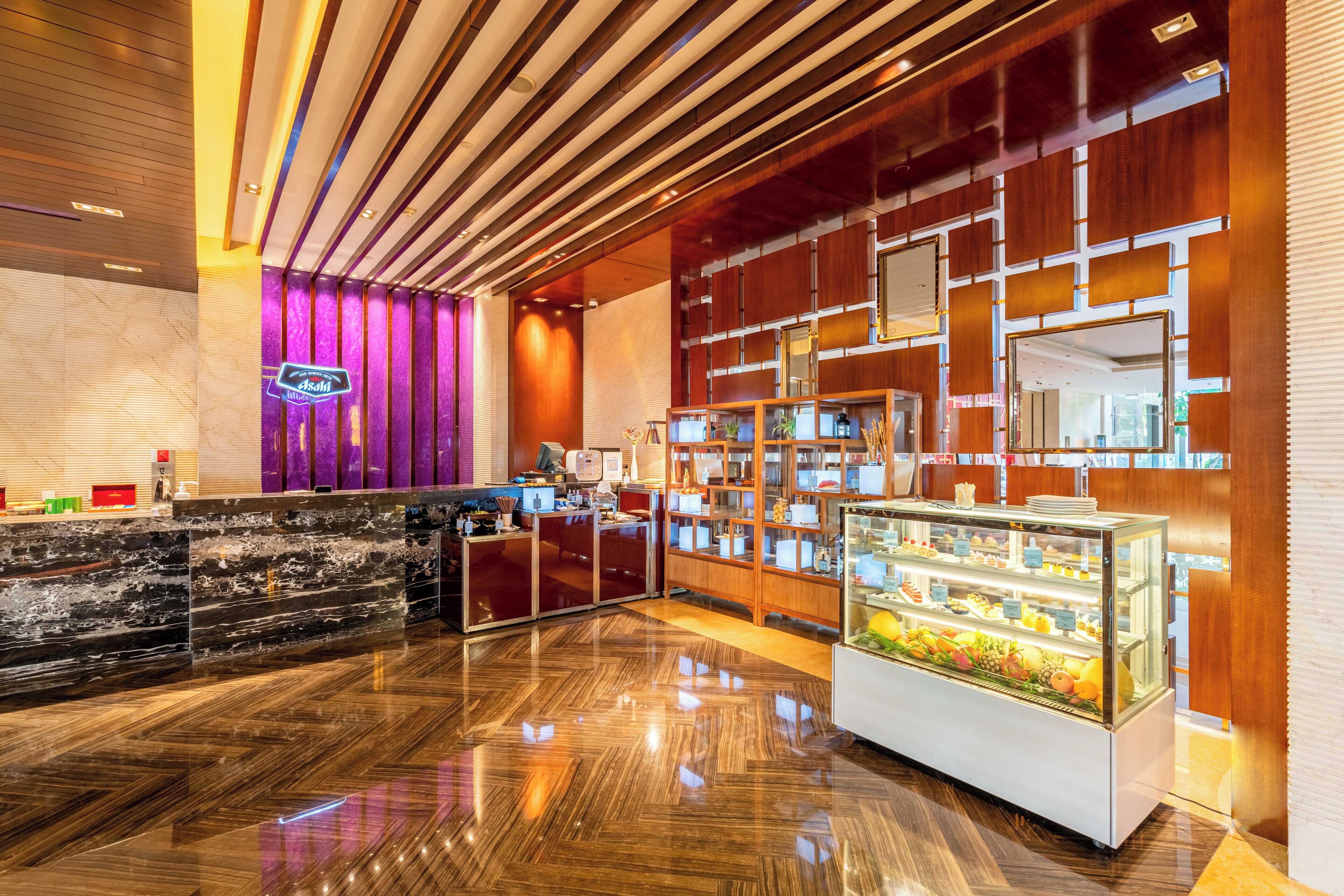 breakfast, lunch, dinner served; garden views