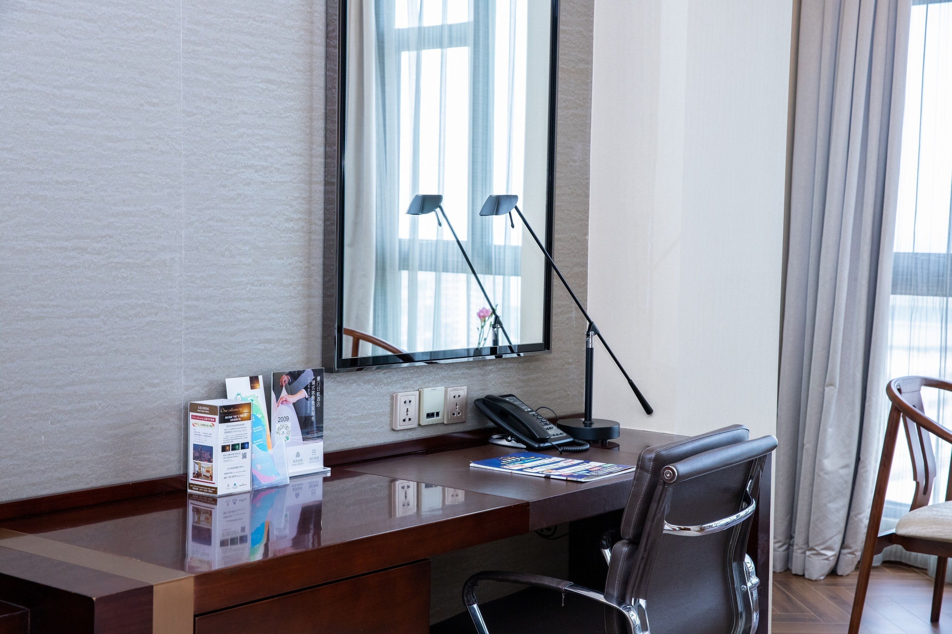 deluxe sea view king | 1 bedroom, minibar, in-room safe, individually decorated