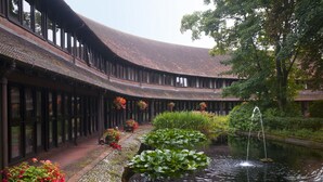 Fountain - Missenden Abbey (Great Missenden)