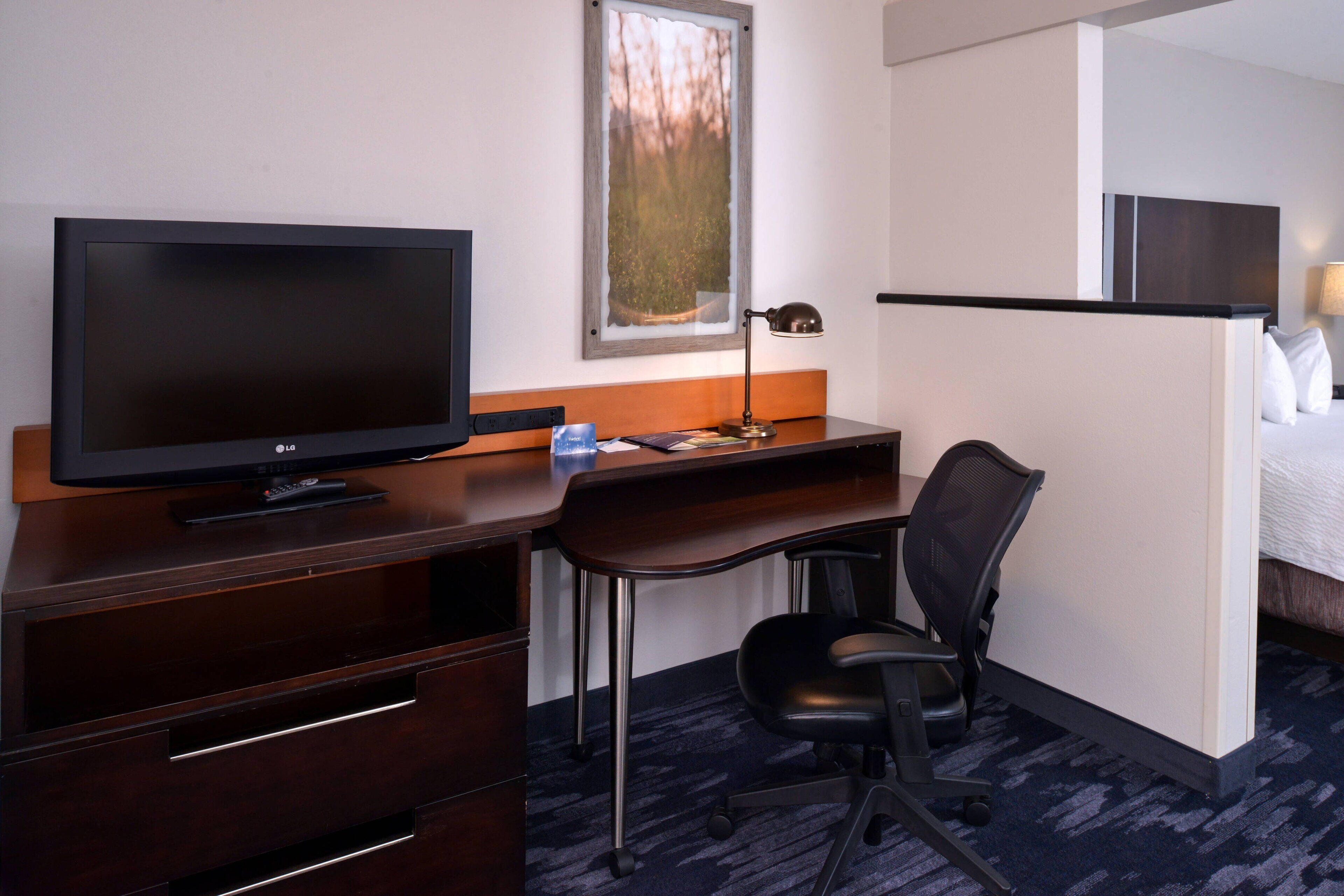 executive suite, 1 bedroom | premium bedding, in-room safe, desk, iron/ironing board