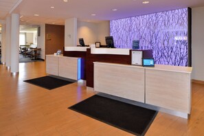 Reception - Fairfield Inn & Suites Cedar Rapids (Cedar Rapids)