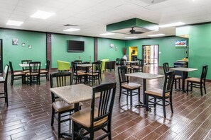 Free daily self-service breakfast  - Quality Inn Hinesville - Fort Stewart Area (Hinesville)
