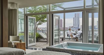 Four Seasons Hotel Baltimore