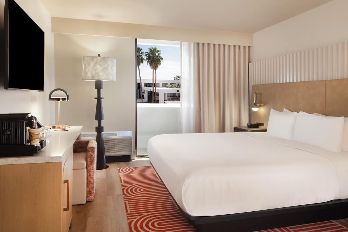 Quarto, 1 cama King | Roupas de cama antialérgicas, individualmente mobiliados