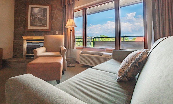 Superior-Studiosuite, Whirlpool, Bergblick (No Pets) | Hochwertige Bettwaren, Daunenbettdecken, Pillowtop-Betten