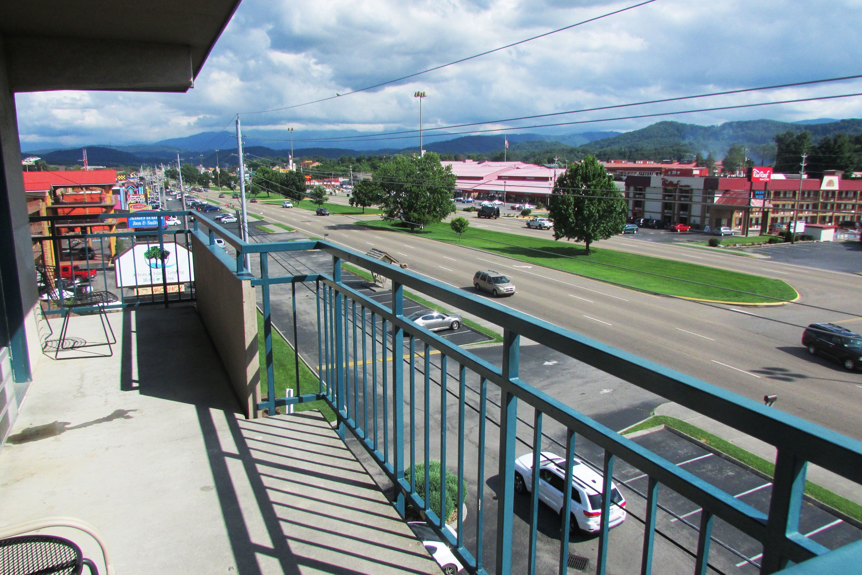 Luxury Two Queens Balcony Parkway View | Balcony