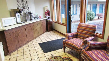 Arbors at Island Landing Hotel Suites - Image 8