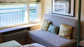 Habitación de lujo, 2 camas de matrimonio | Ropa de cama de alta calidad y edredones de plumas