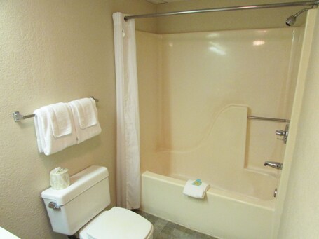 Arbors at Island Landing Hotel Suites - Image 78