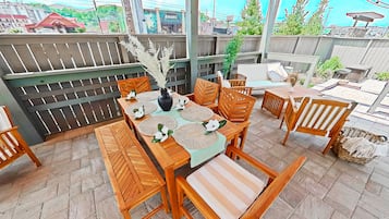 Piscina externa, espreguiçadeiras