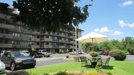 Arbors at Island Landing Hotel Suites - Image 4