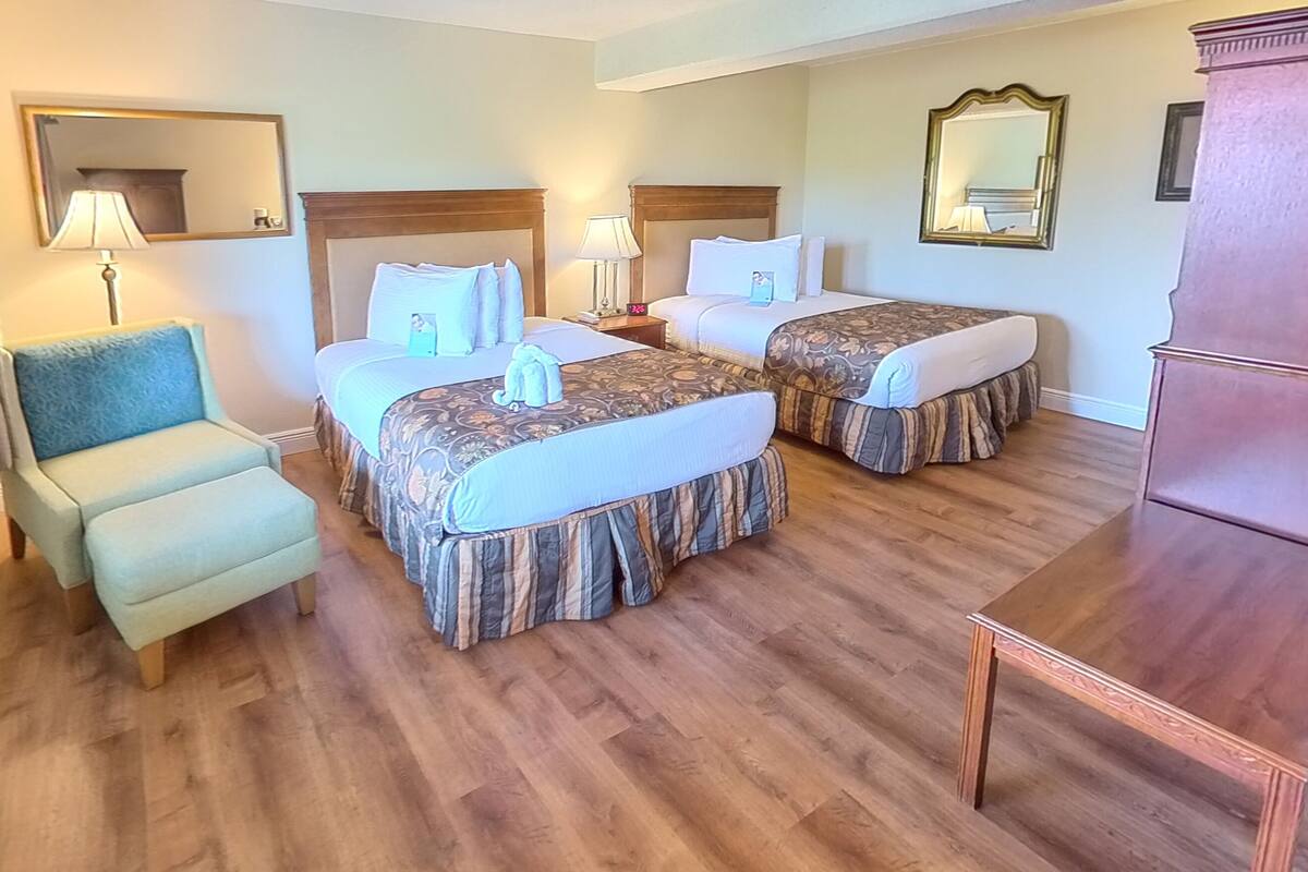 Premium bedding, down duvets, pillow-top beds, desk