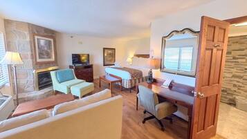 Junior Suite (No Pets) | Sängtillbehör av högsta kvalitet, duntäcken och bäddmadrasser