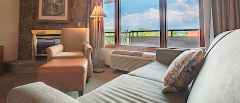 Superior Studio Suite, Jetted Tub, Mountain View (No Pets) | Premium bedding, down comforters, pillowtop beds, individually decorated