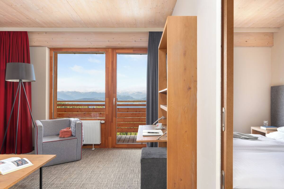 Minibar, caja fuerte, cortinas opacas y wifi gratis