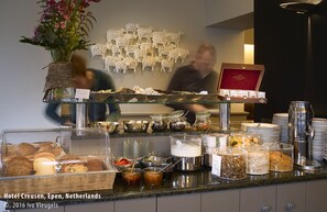 Free daily buffet breakfast - Hotel Creusen (Epen)