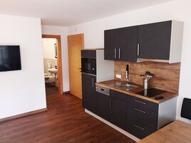 公寓, 阳台 | 防过敏的被褥、隔音、免费 WiFi、床单