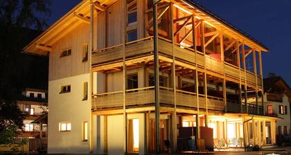 Garni - Hotel Am BurghĂŒgel