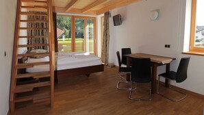 Suite, Balcony