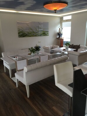 Daily buffet breakfast (EUR 7.50 per person)