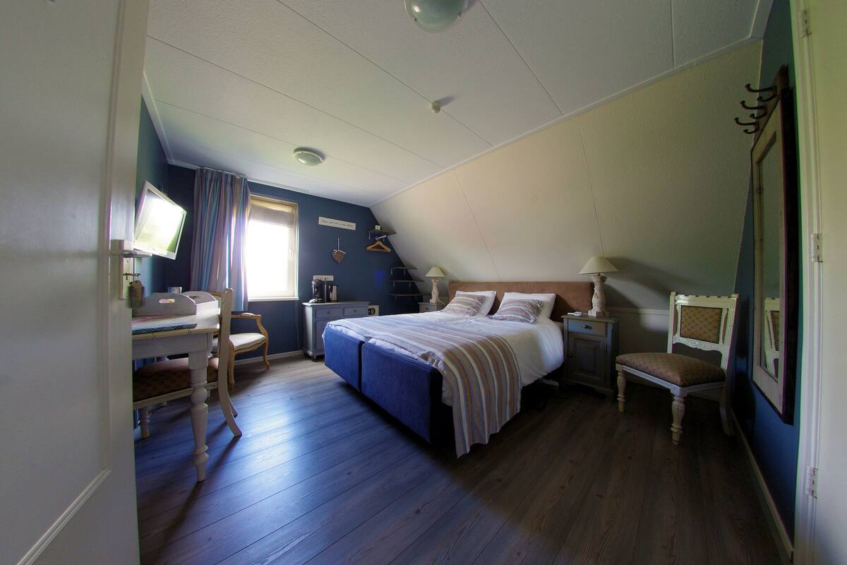 Deluxe Double Room, Private Bathroom | Premium bedding, in-room safe, individually decorated