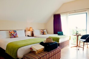 Blackout curtains, soundproofing, free WiFi, bed sheets - Kinvara Guesthouse (Kinvara)