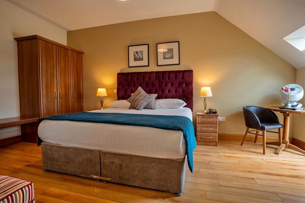 Kahden hengen superior-huone (Super King Bed) | Pimennysverhot, äänieristys, ilmainen Wi-Fi, vuodevaatteet