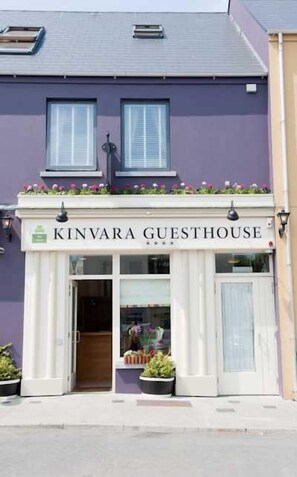 Exterior - Kinvara Guesthouse (Kinvara)