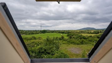 Superior dubbelrum (Super King Bed, Burren View) | 1 sovrum, mörkläggningsgardiner, ljudisolering och gratis wi-fi