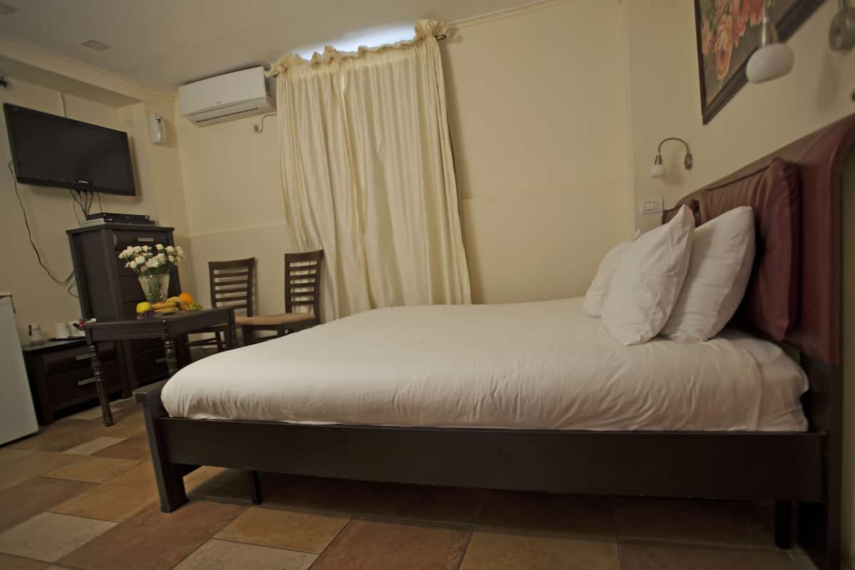Doppia Standard (with Private External Bathroom) | Servizio della camera