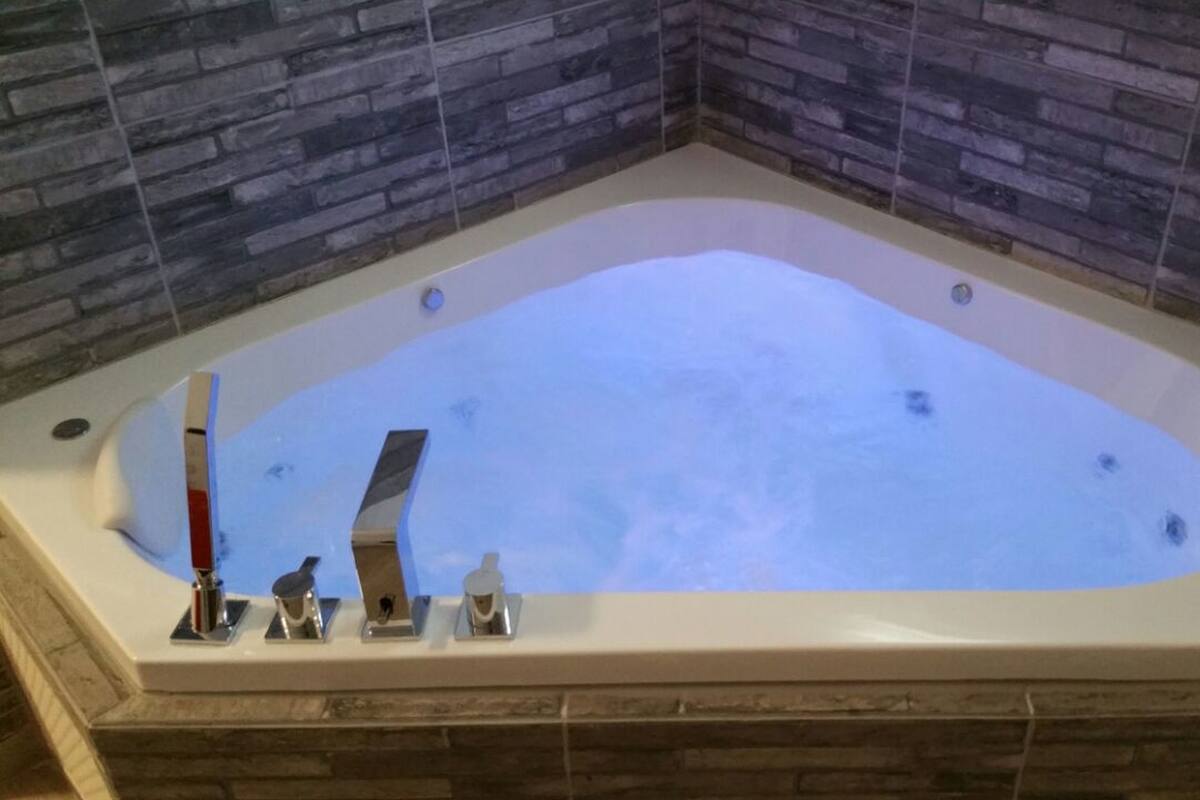 Luxury Suite, 1 Bedroom, 1 Living Room, Jetted Tub (Nurit) | Jetted tub