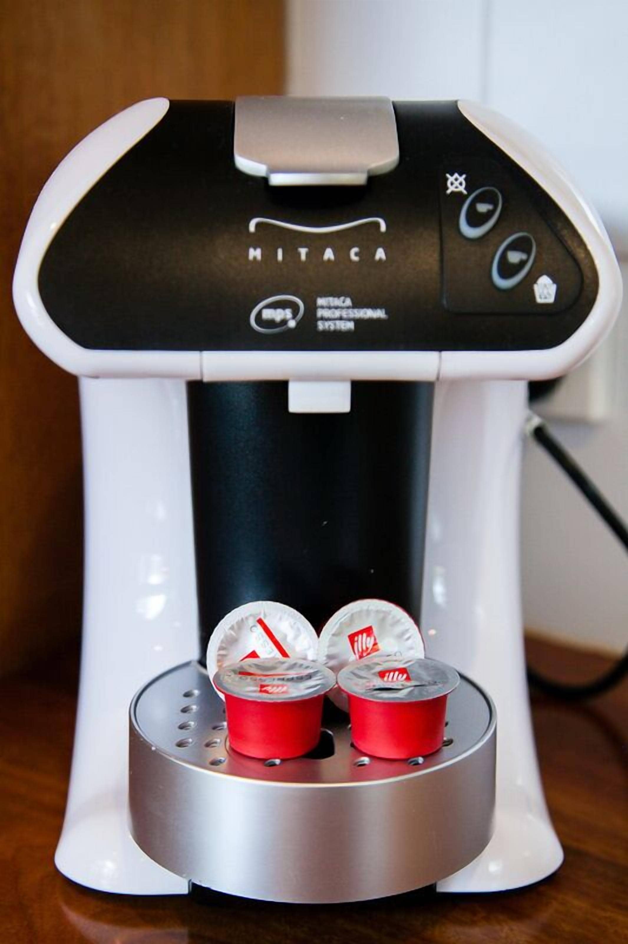 soundproofing, iron/ironing board, bed sheets