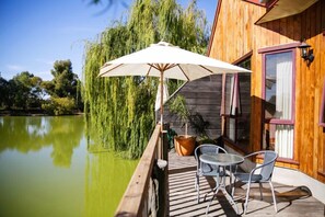 Soundproofing, iron/ironing board, bed sheets