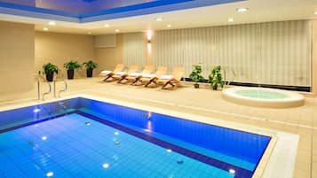 Hồ bơi trong nhà