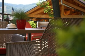 Sun deck