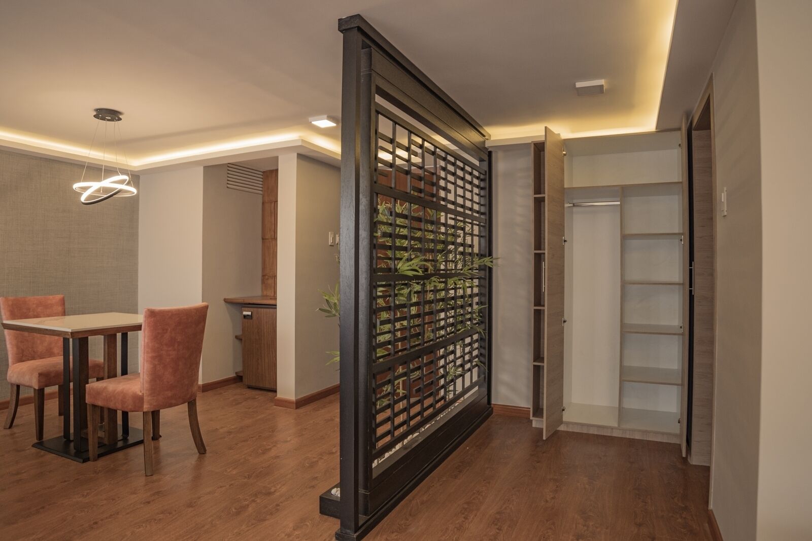 suite king | 1 bedroom, in-room safe, desk, soundproofing