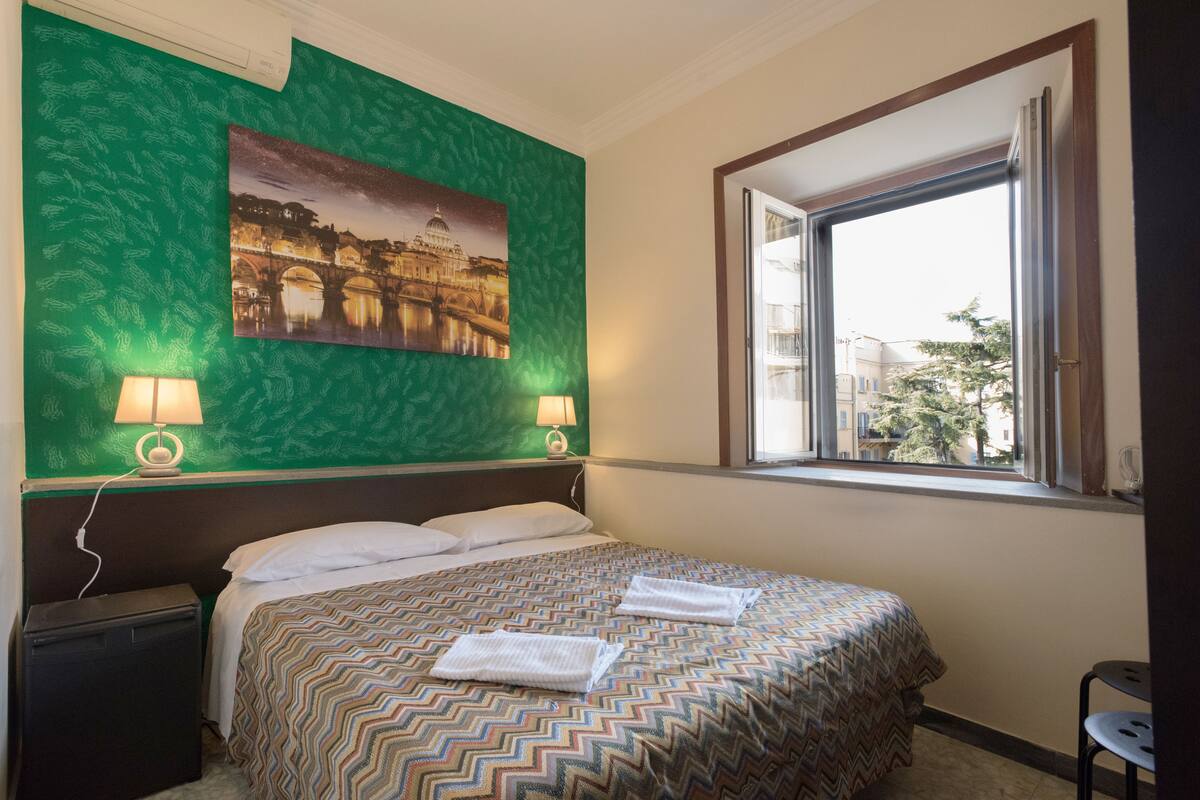 Habitación económica con 1 cama doble o 2 individuales, 1 cama doble, vistas al jardín | Vistas desde la habitación