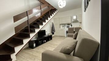 Apartment, zum Garten hin | Eigene Küche | Kühlschrank, Wasserkocher mit Kaffee-/Teezubehör