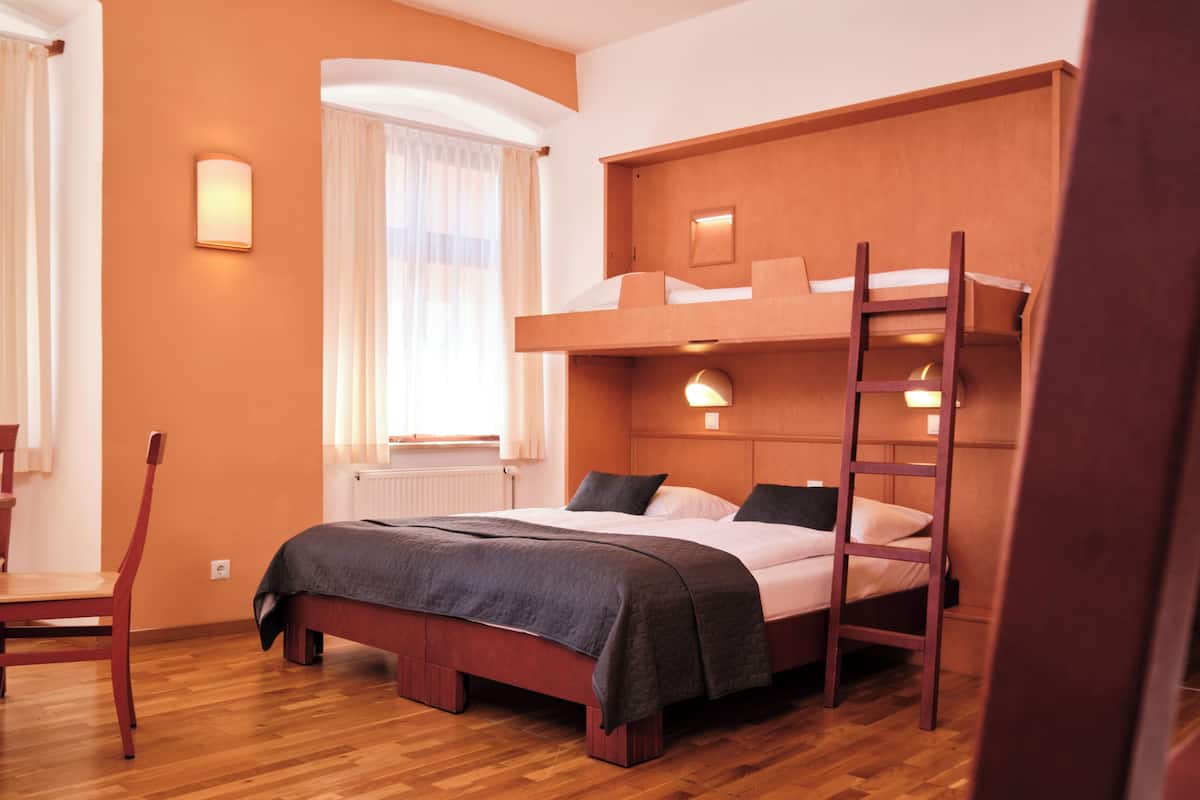 Allergikerbettwaren, Zimmersafe, Schreibtisch, kostenloses WLAN